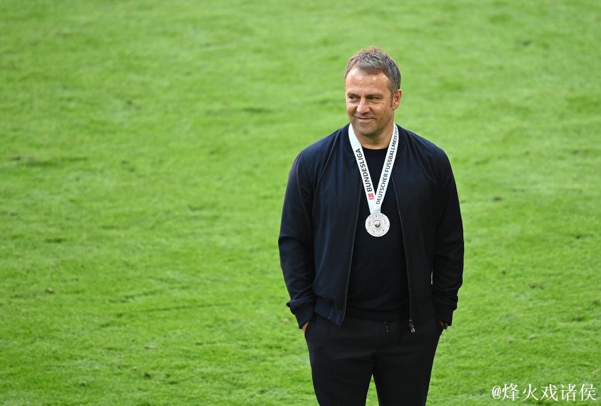 德甲年度最佳球员揭晓:莱万击败桑乔与哈弗茨荣膺桂冠 德甲年度最佳球员揭晓:莱万击败桑乔与哈弗茨荣膺桂冠